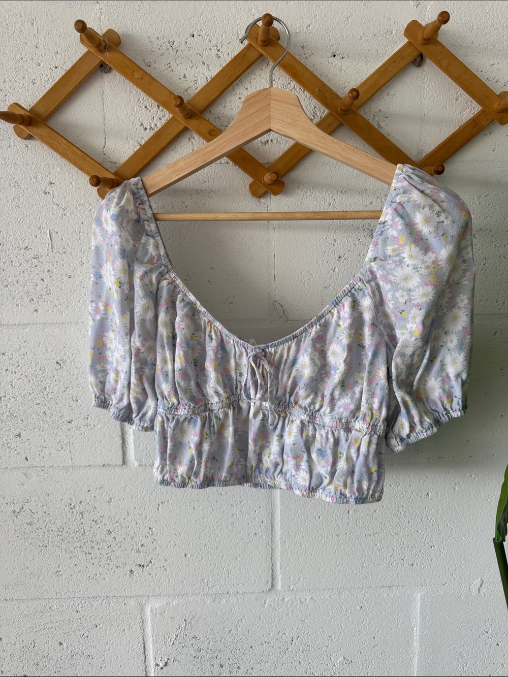 Elodie Lavender Daisy Puff-Sleeve Cropped Top